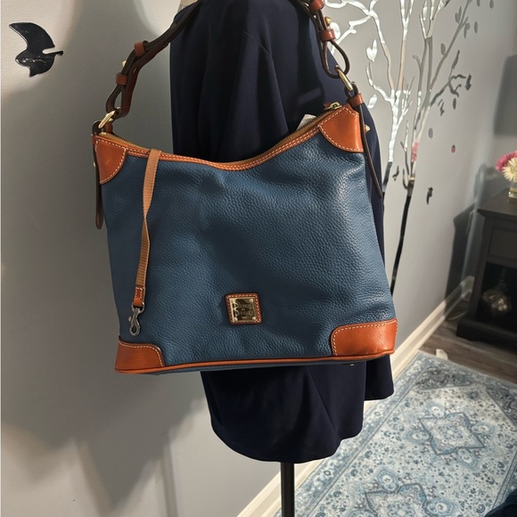 Dooney & Bourke Pebble Grain Hobo Shoulder Bag – NWT with Dust Bag - Picture 1 of 10